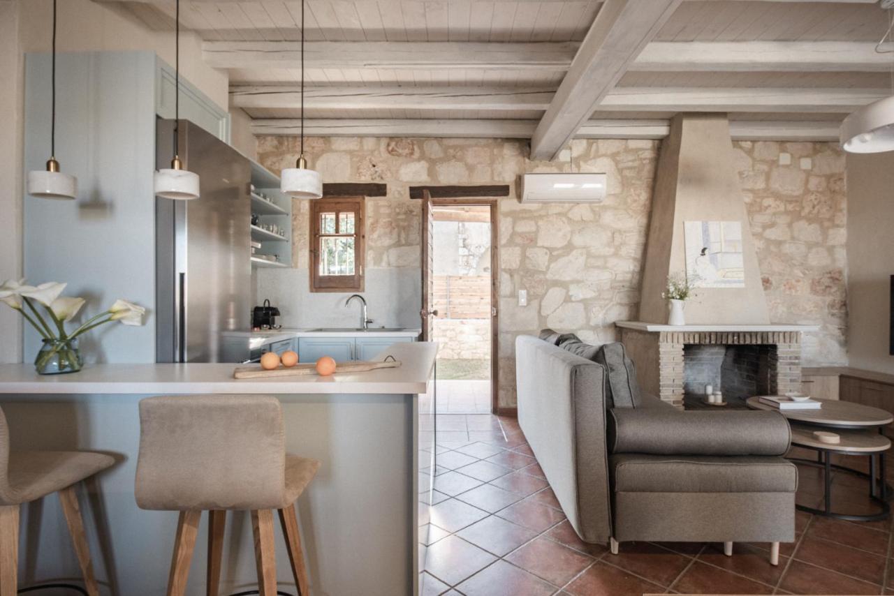 Viatzo Villas - Eclectic Villas With Heated Saltwater Pools Mouzákion 외부 사진
