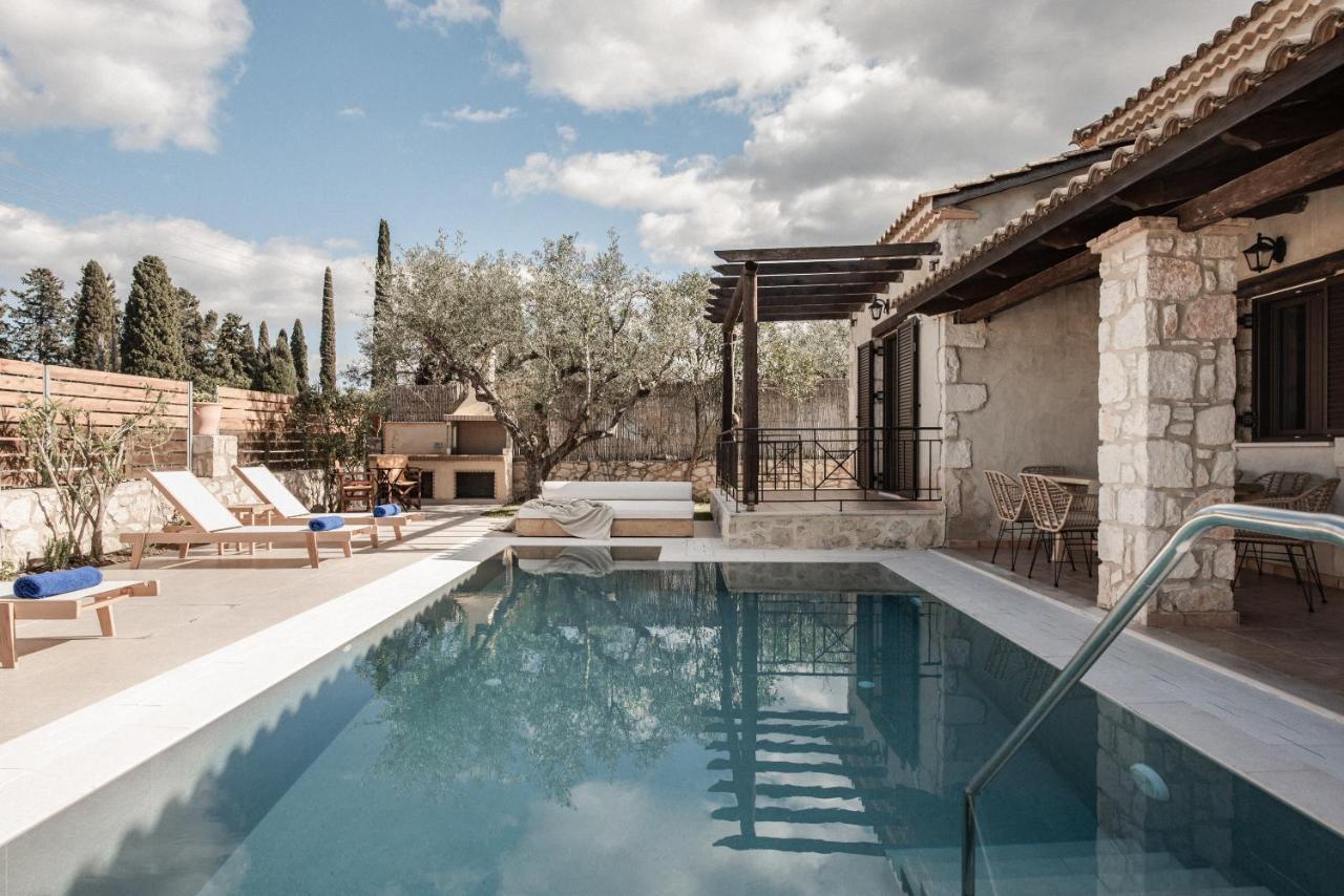 Viatzo Villas - Eclectic Villas With Heated Saltwater Pools Mouzákion 외부 사진