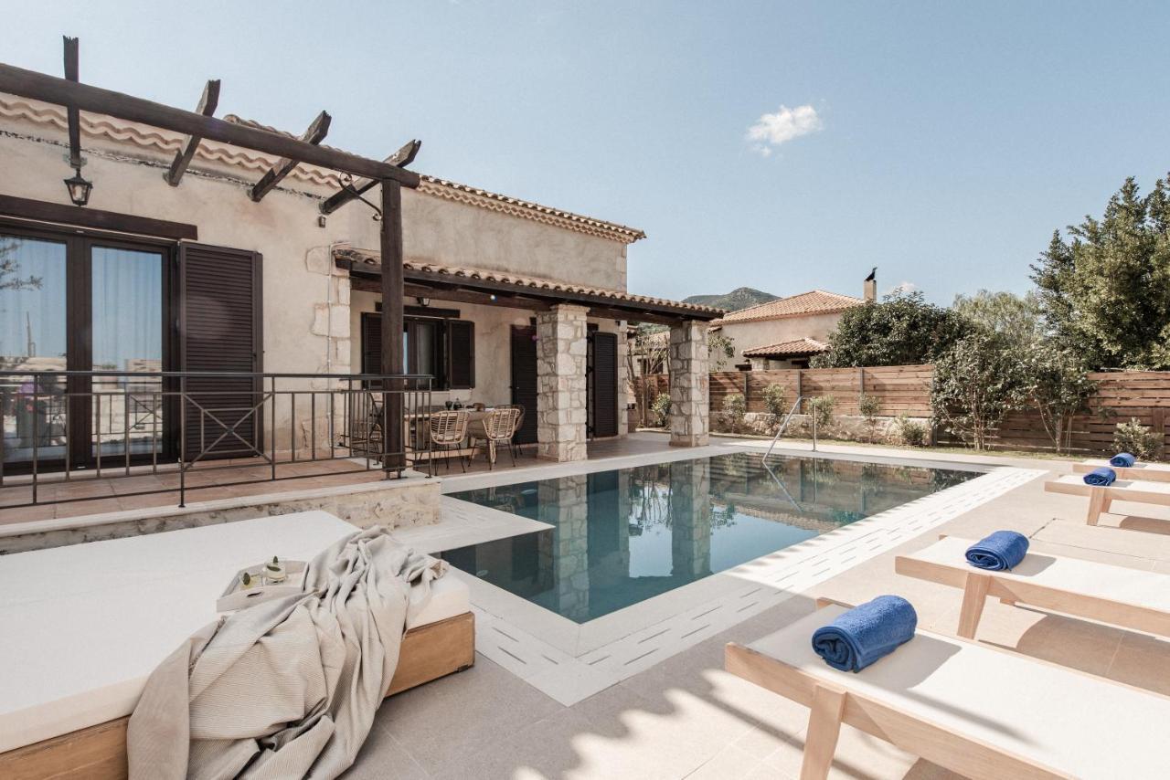 Viatzo Villas - Eclectic Villas With Heated Saltwater Pools Mouzákion 외부 사진
