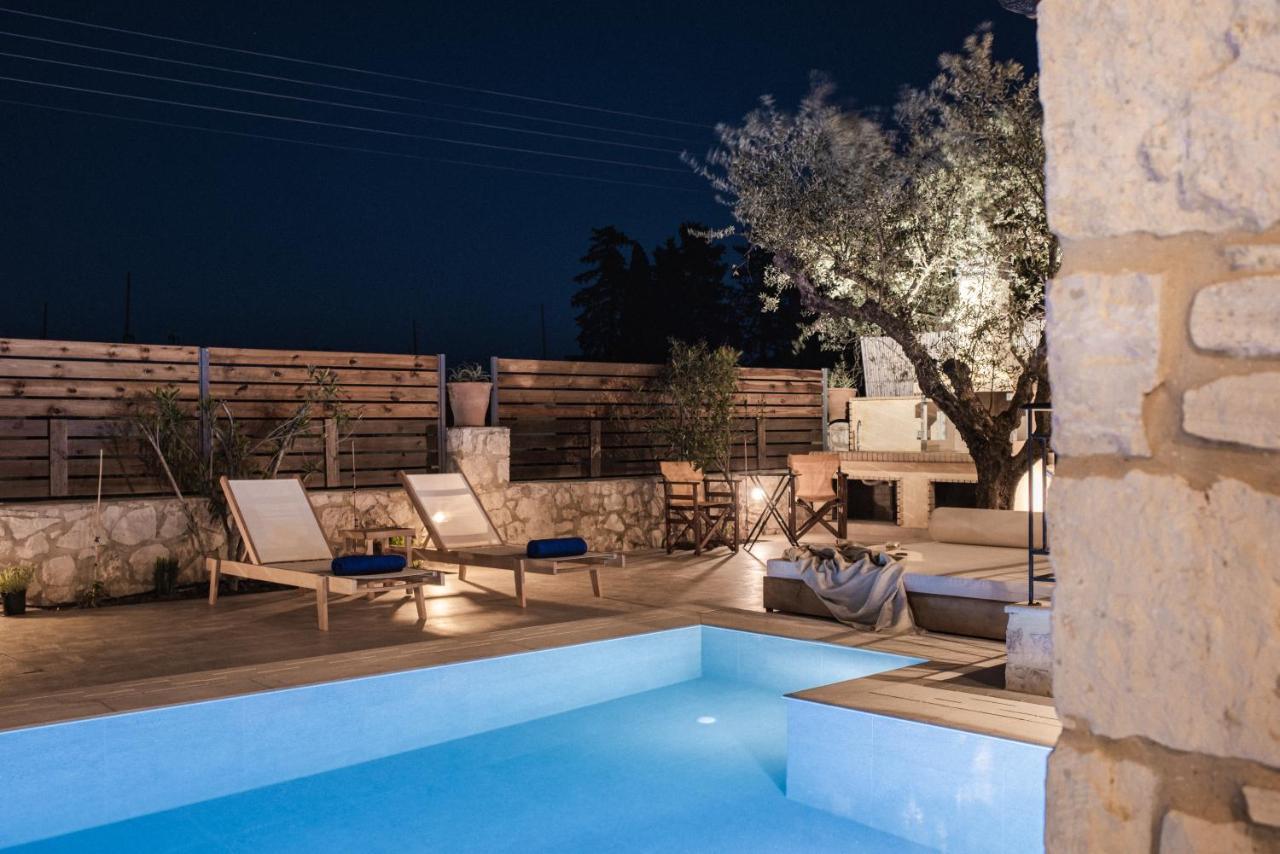 Viatzo Villas - Eclectic Villas With Heated Saltwater Pools Mouzákion 외부 사진