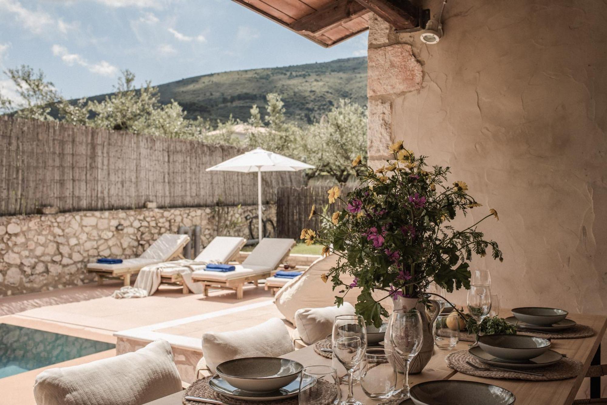 Viatzo Villas - Eclectic Villas With Heated Saltwater Pools Mouzákion 외부 사진